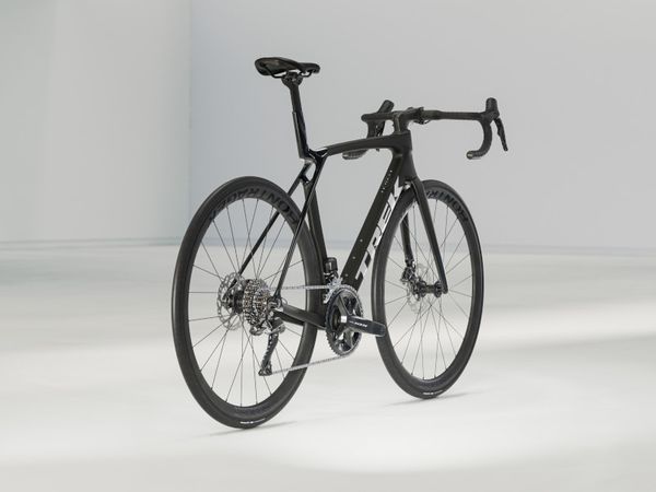 MADONE SL 6 Gen 8 Rennvelo / matte dark web / L
