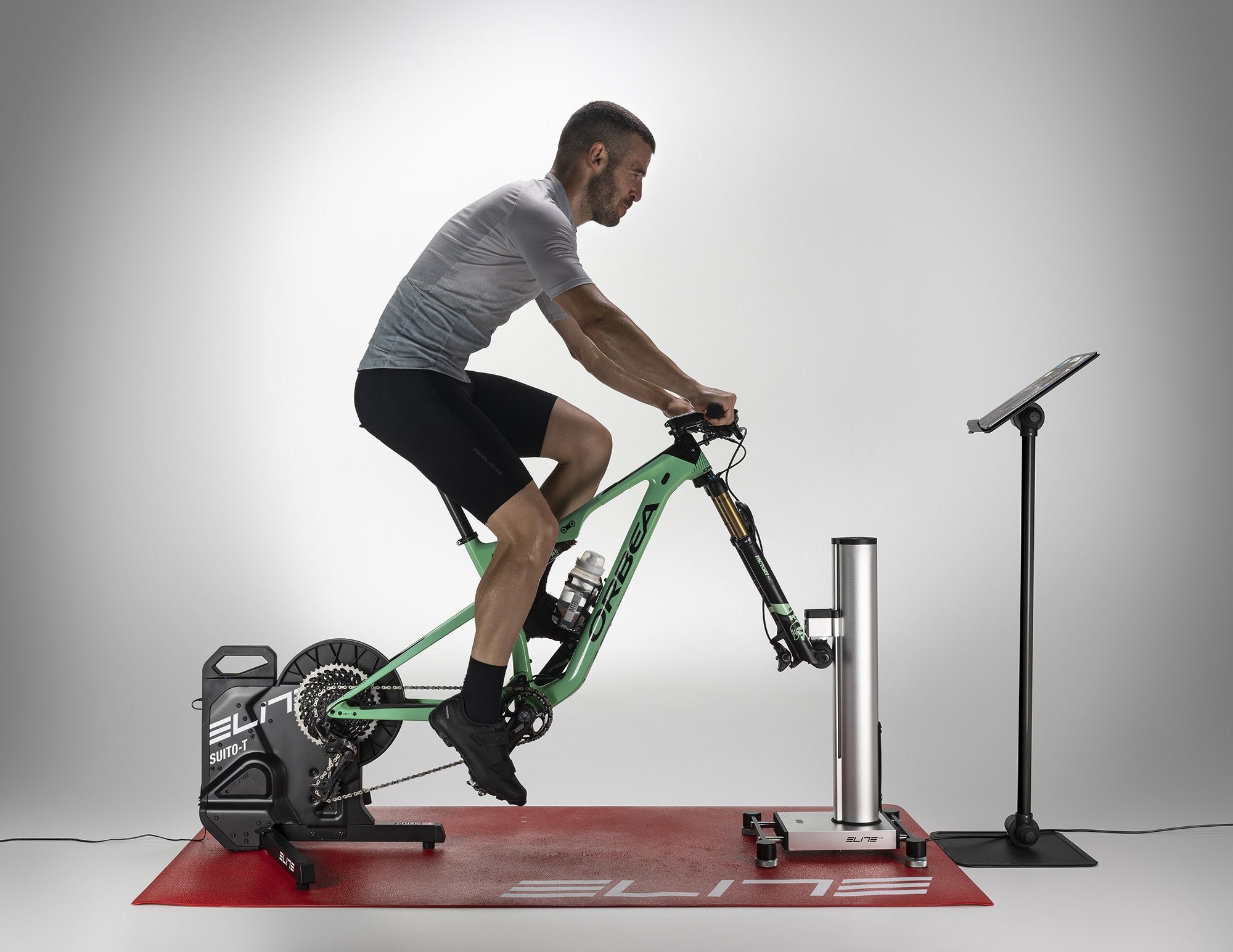 Neigungssimulator Rizer mit integrierter Lenkfunktion / silber