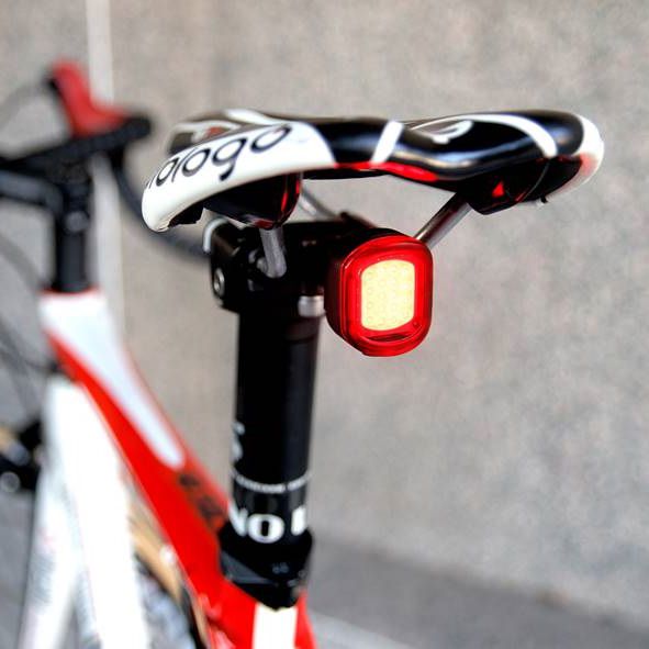 EASY CUBE Rücklicht / schwarz / 15 Lumen