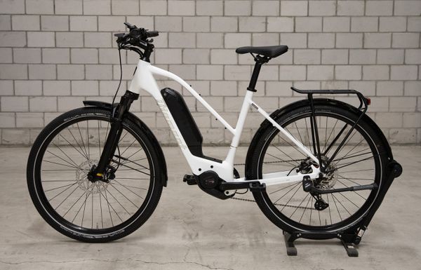 ZING GEN 2 mittel E-City- und Alltagvelo / weiss / L