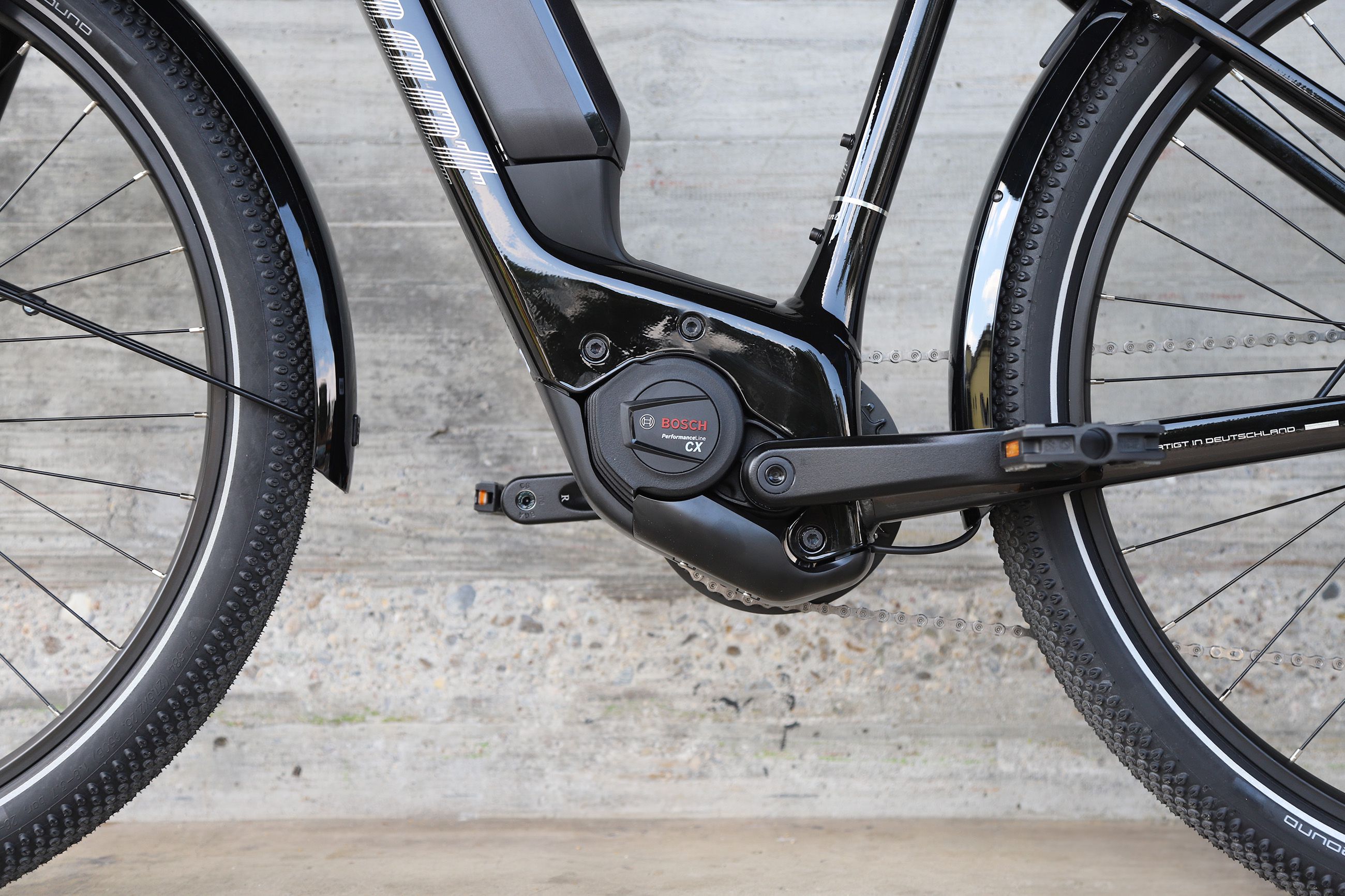ZING GEN 2 hoch E-City- und Alltagsvelo / tiefschwarz / M