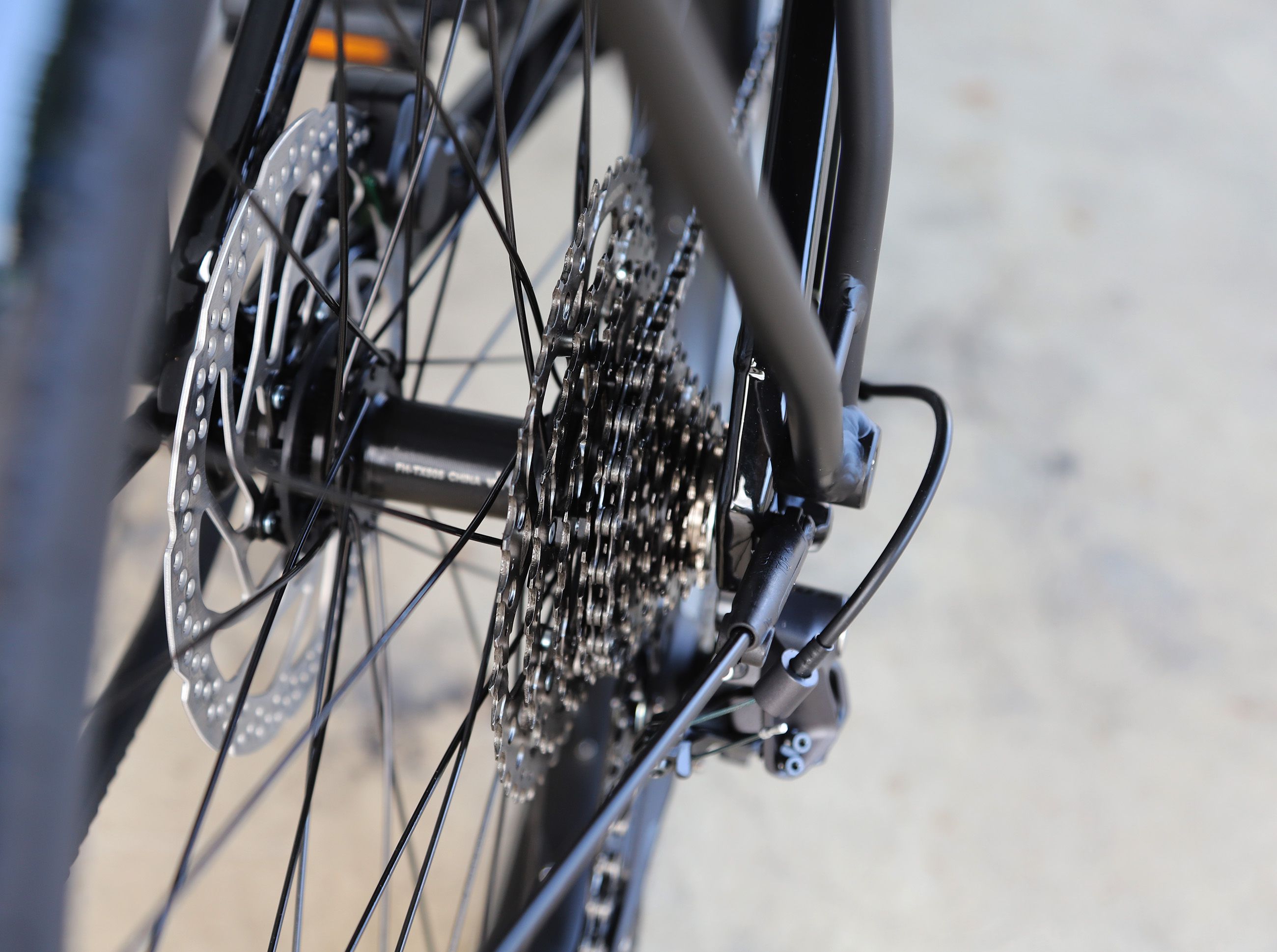 ZING GEN 2 hoch E-City- und Alltagsvelo / tiefschwarz / M