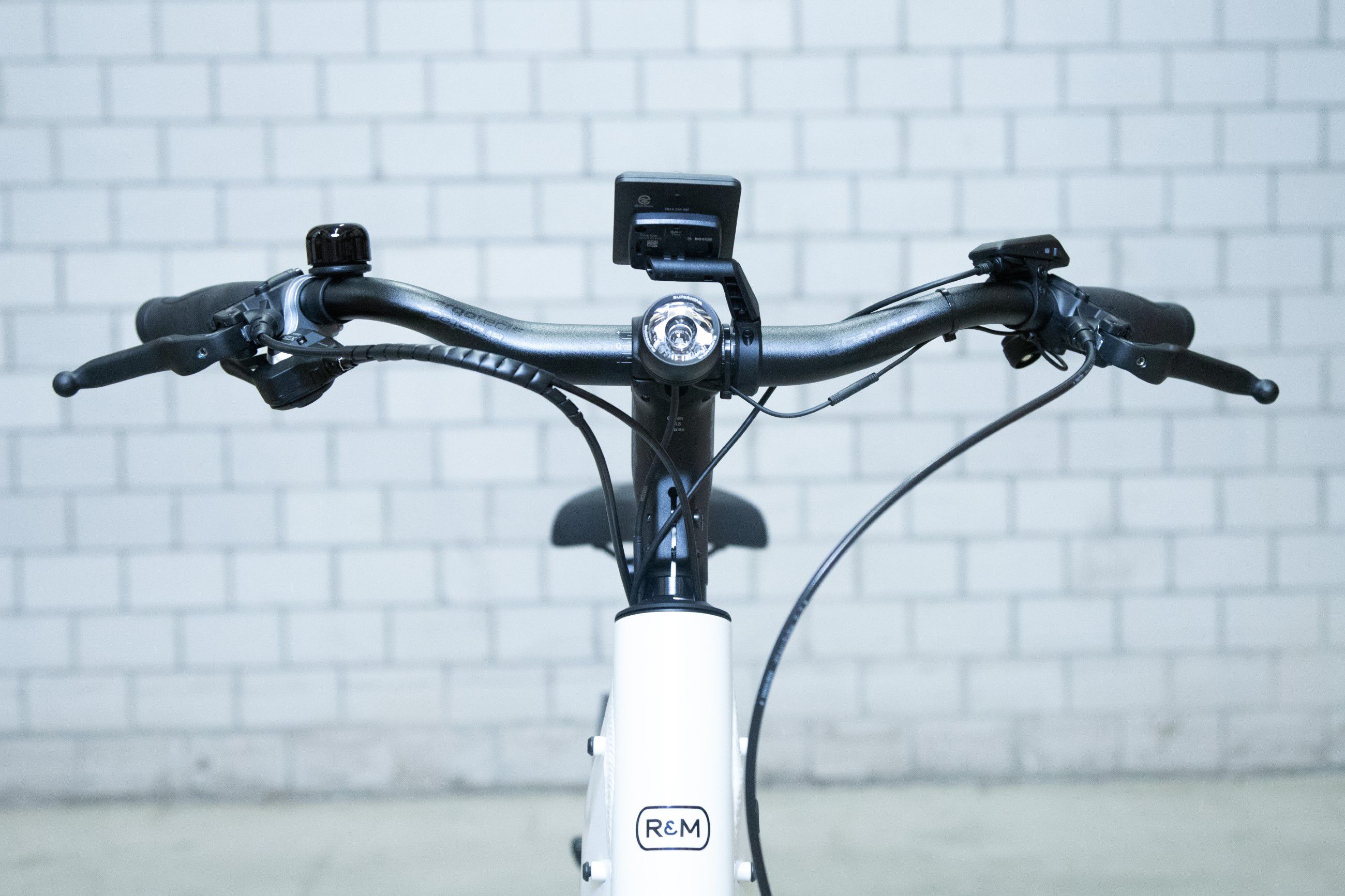 NEVO4 GT TOURING E-City- und Alltagsvelo / pure white / 56 CM