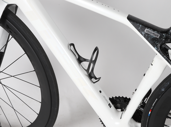 FLYE Bidonhalter aus Carbon, UD/3K / schwarz