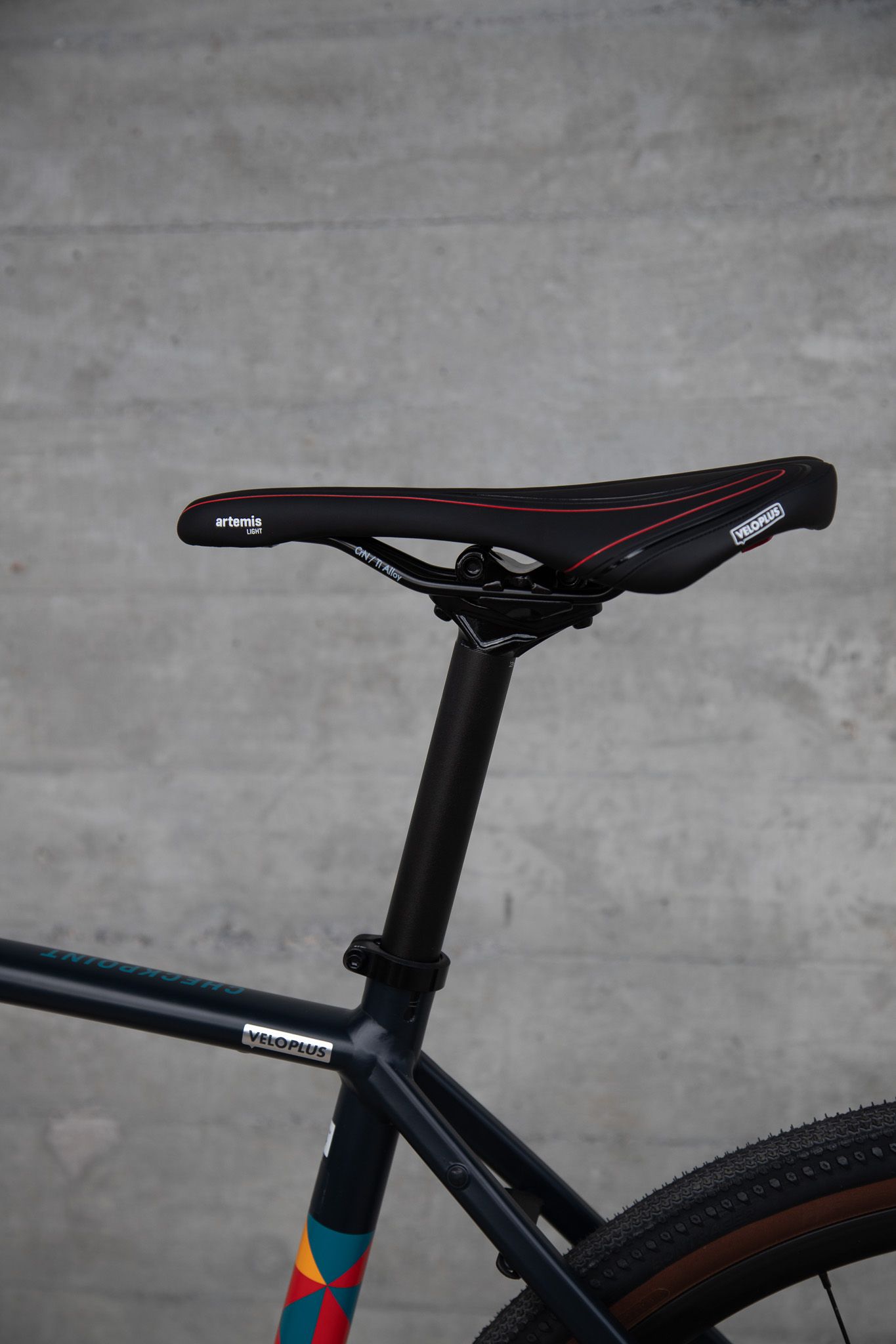 ARTEMIS LIGHT Sattel / schwarz / 135mm