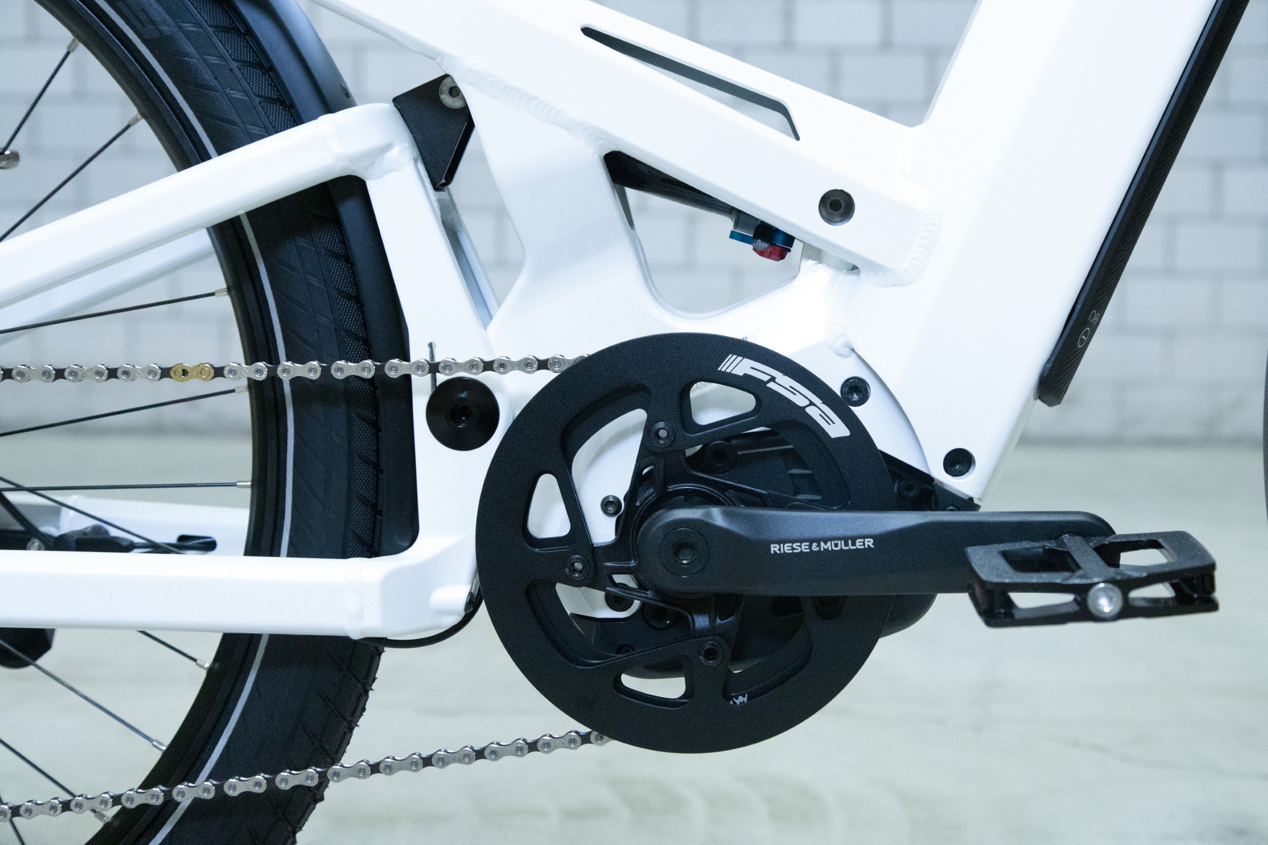 HOMAGE GT TOURING Crossover E-Bike / pearl white / 54 CM