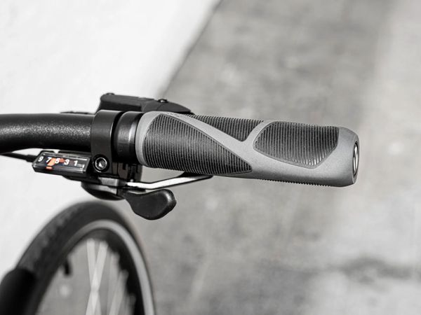 FX 2 DISC EQ STAGGER City- und Alltagsvelo / satin lithium grey / M