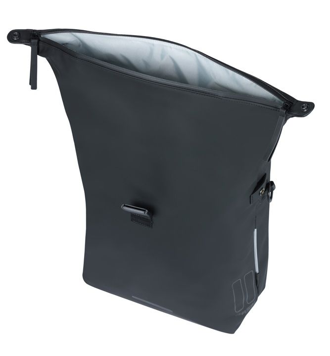 SoHo MIK STUDS Umhängetasche 17L / schwarz