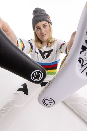 Sattel SM Downhill Comp Vali Höll Edition / white