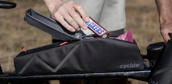 TOP TUBE BAG LARGE 02 Oberrohrtasche / black / 2.2l