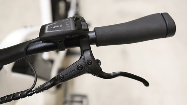 ZING GEN 2 mittel E-City- und Alltagvelo / weiss / L