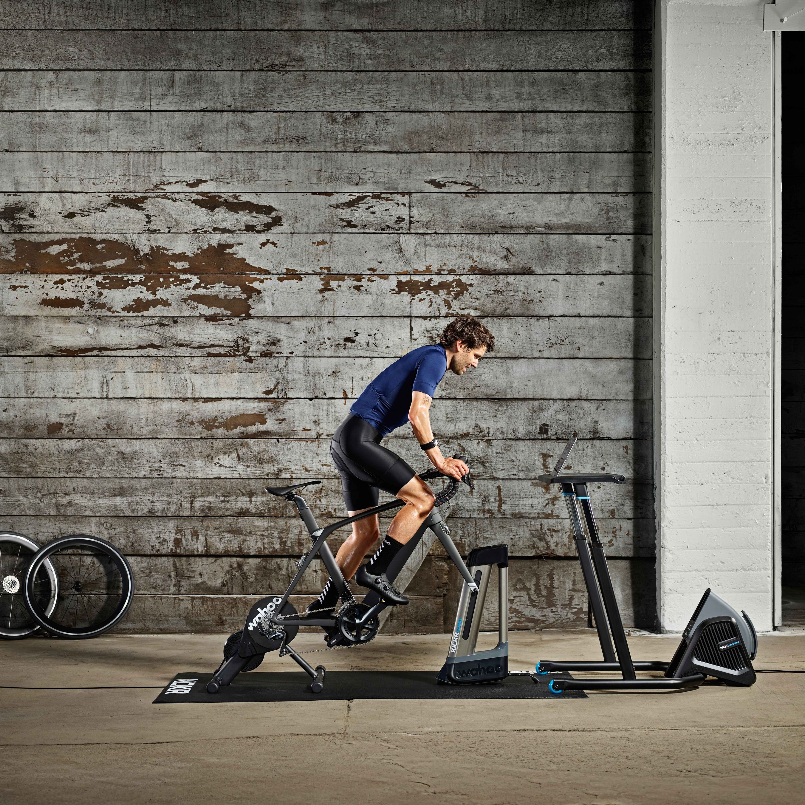 KICKR CORE interaktiver Hometrainer, Direktantrieb / schwarz