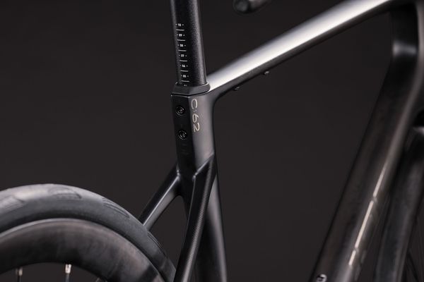 ATTAIN C:62 RACE Rennvelo / carbon/coalchrome / 53 CM