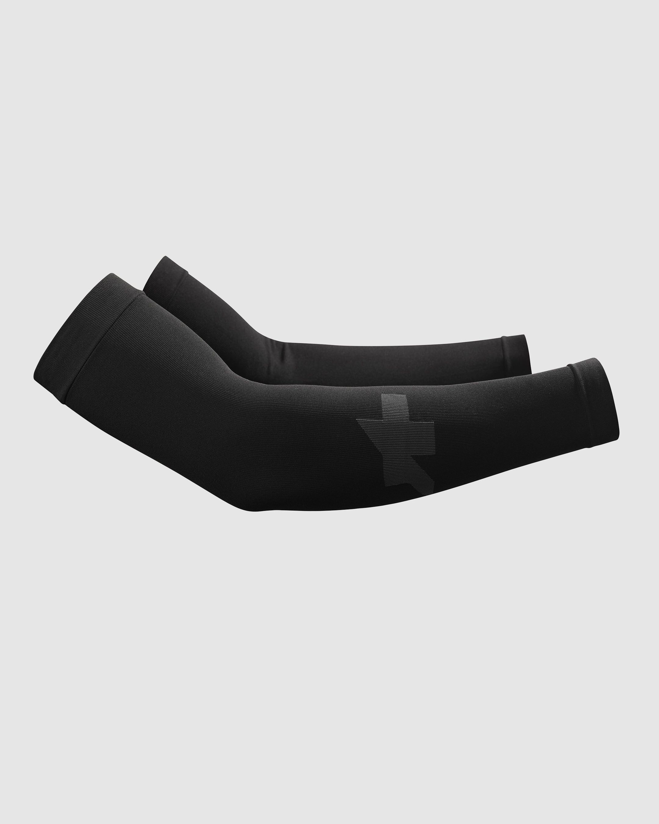 ASSOSOIRES Spring Fall Arm Warmers / black / 1