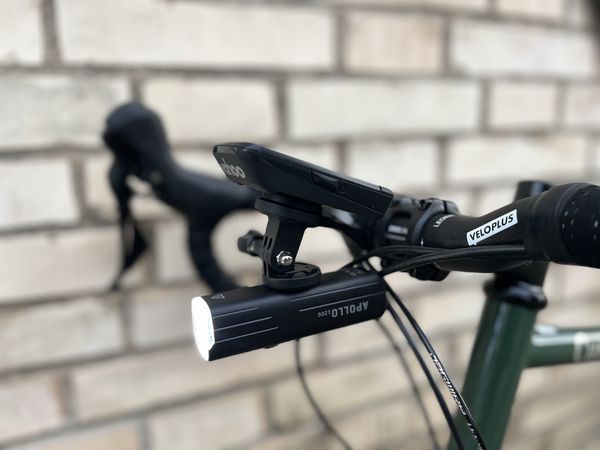APOLLO 1200 Scheinwerfer / schwarz / 1200 Lumen, USB-C