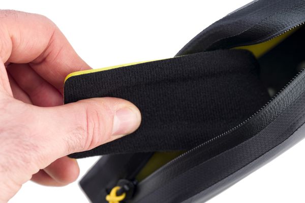 EXPEDITION TOP TUBE PACK Oberrohrtasche / black / 1l