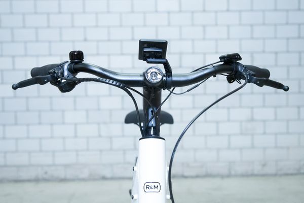 NEVO4 GT TOURING E-City- und Alltagsvelo / pure white / 56 CM