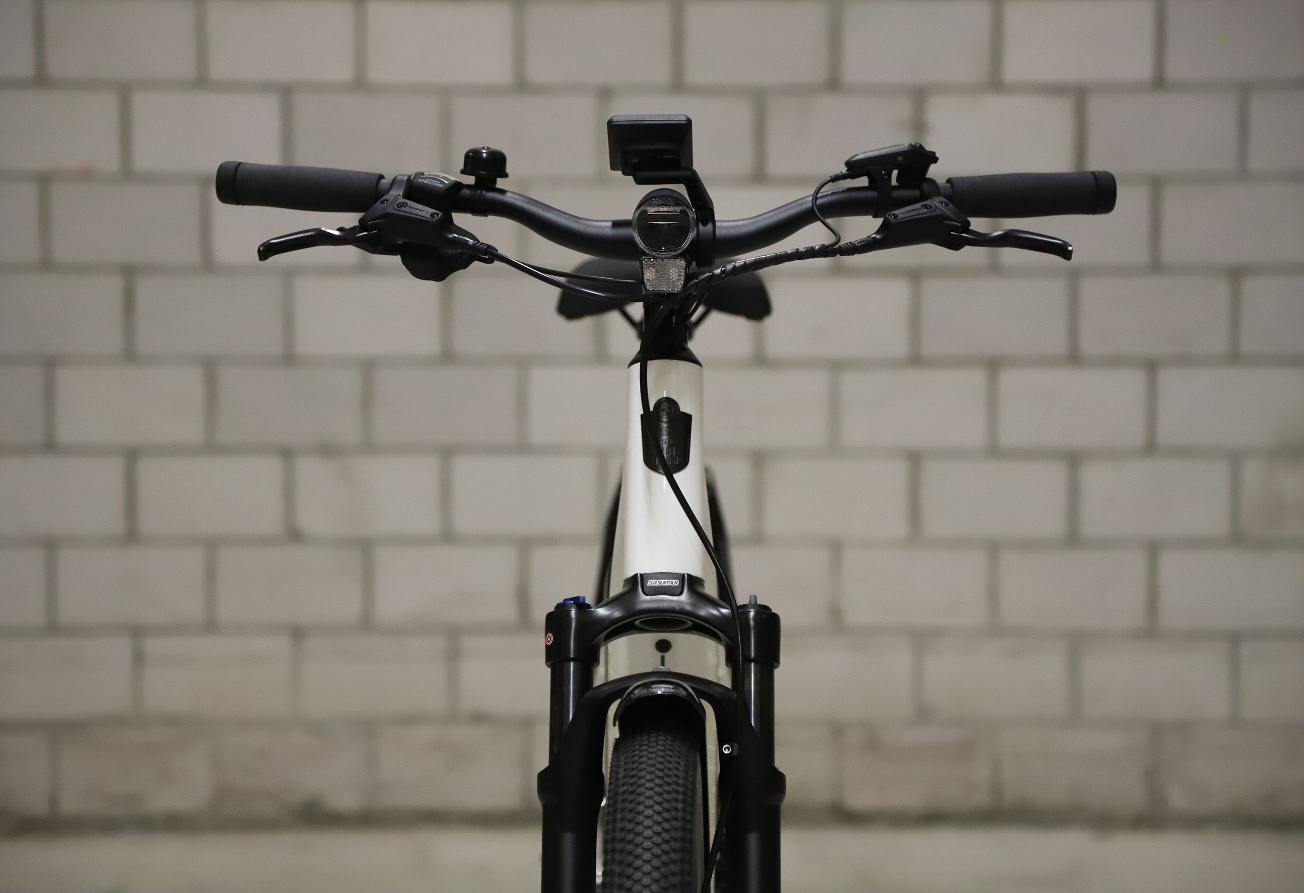 ZING GEN 2 mittel E-City- und Alltagvelo / weiss / L