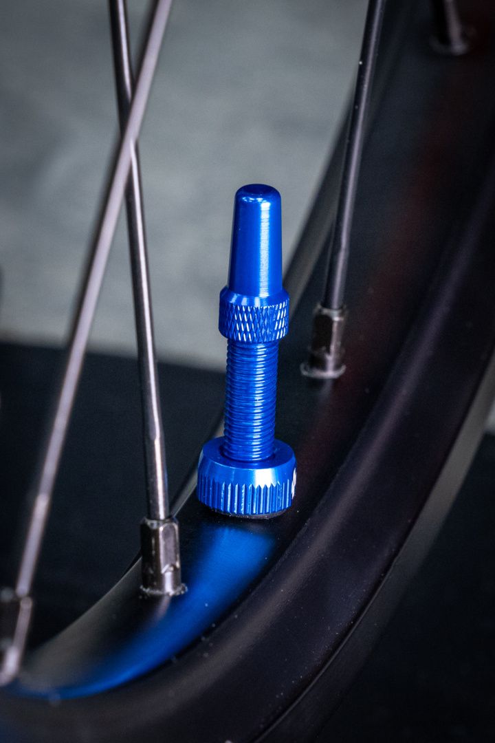 V2 Tubeless Ventil Kit / Blue / 44 mm