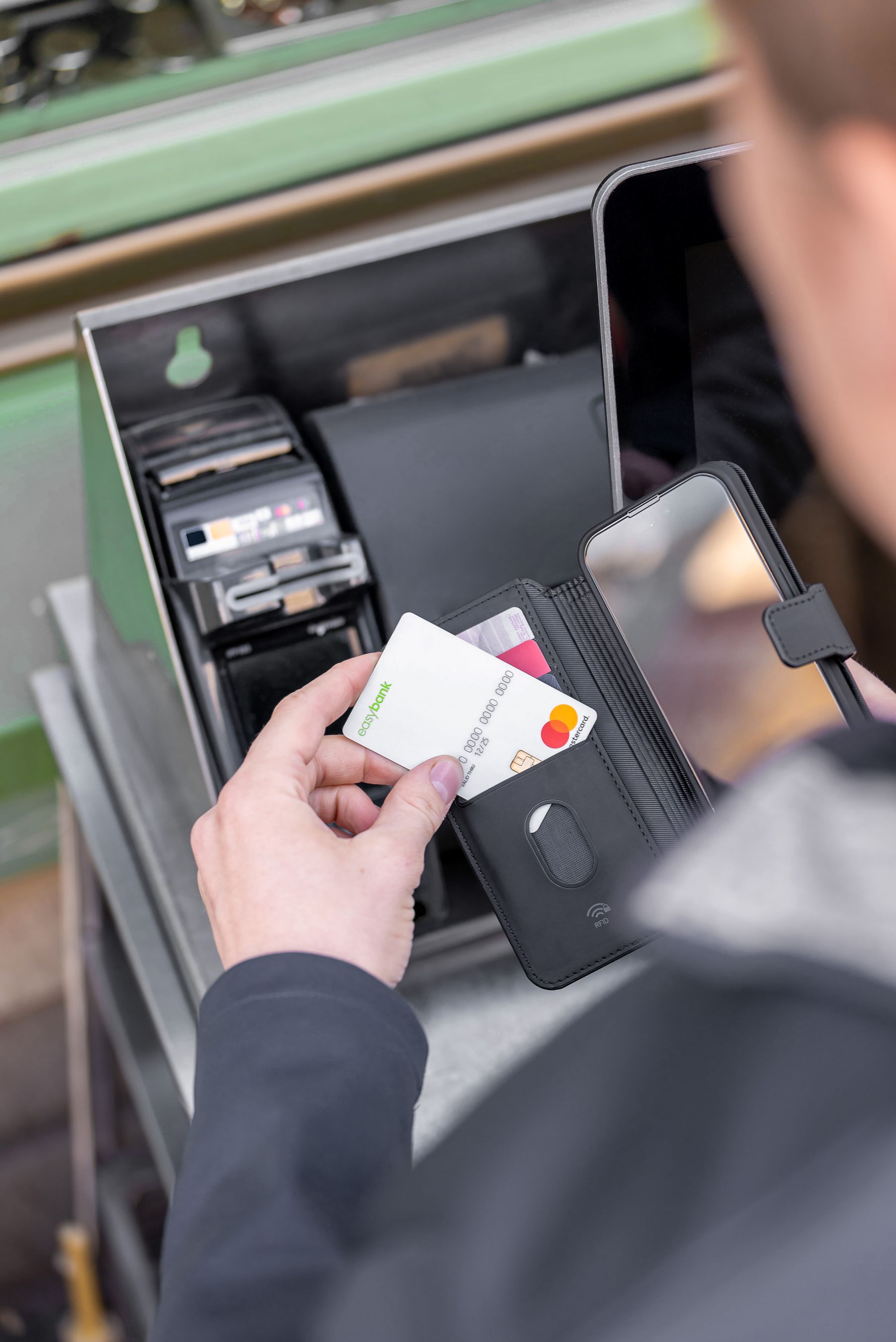 Magnetic Flip Cover SPC+ / schwarz / SPC+ bis 6.1″