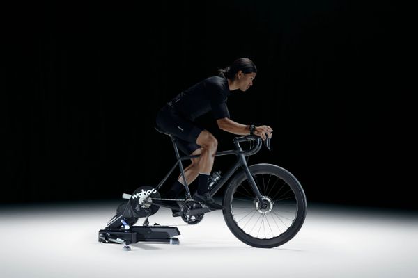 KICKR MOVE WiFi Hometrainer Direktantrieb / schwarz