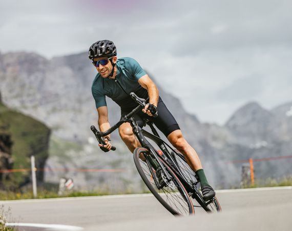 VENTRAL AIR MIPS Rennvelohelm / uranium black / 50-56CM