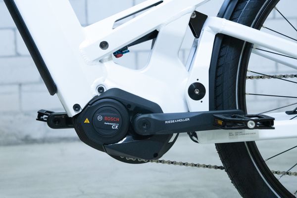 HOMAGE GT TOURING Crossover E-Bike / pearl white / 54 CM