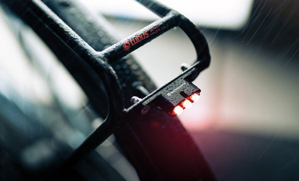 E3 TAILLIGHT 2 Gepäckträgerversion 12V / schwarz
