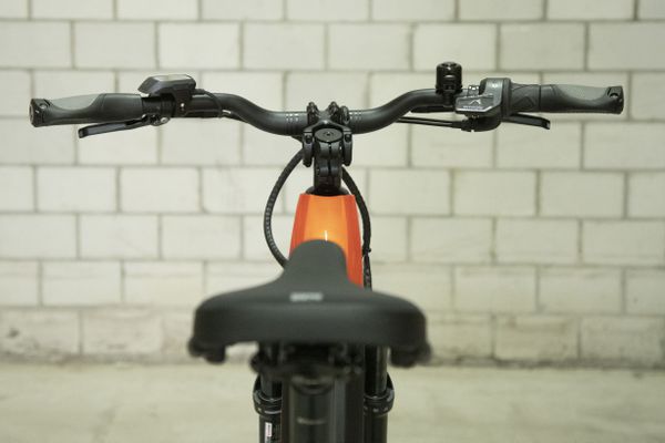 eMISSION  NEO+ Riemen E-City- und Alltagsvelo / sunset orange / 46 CM