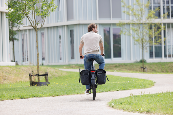 LEEDS DOUBLE Hinterradtasche / black