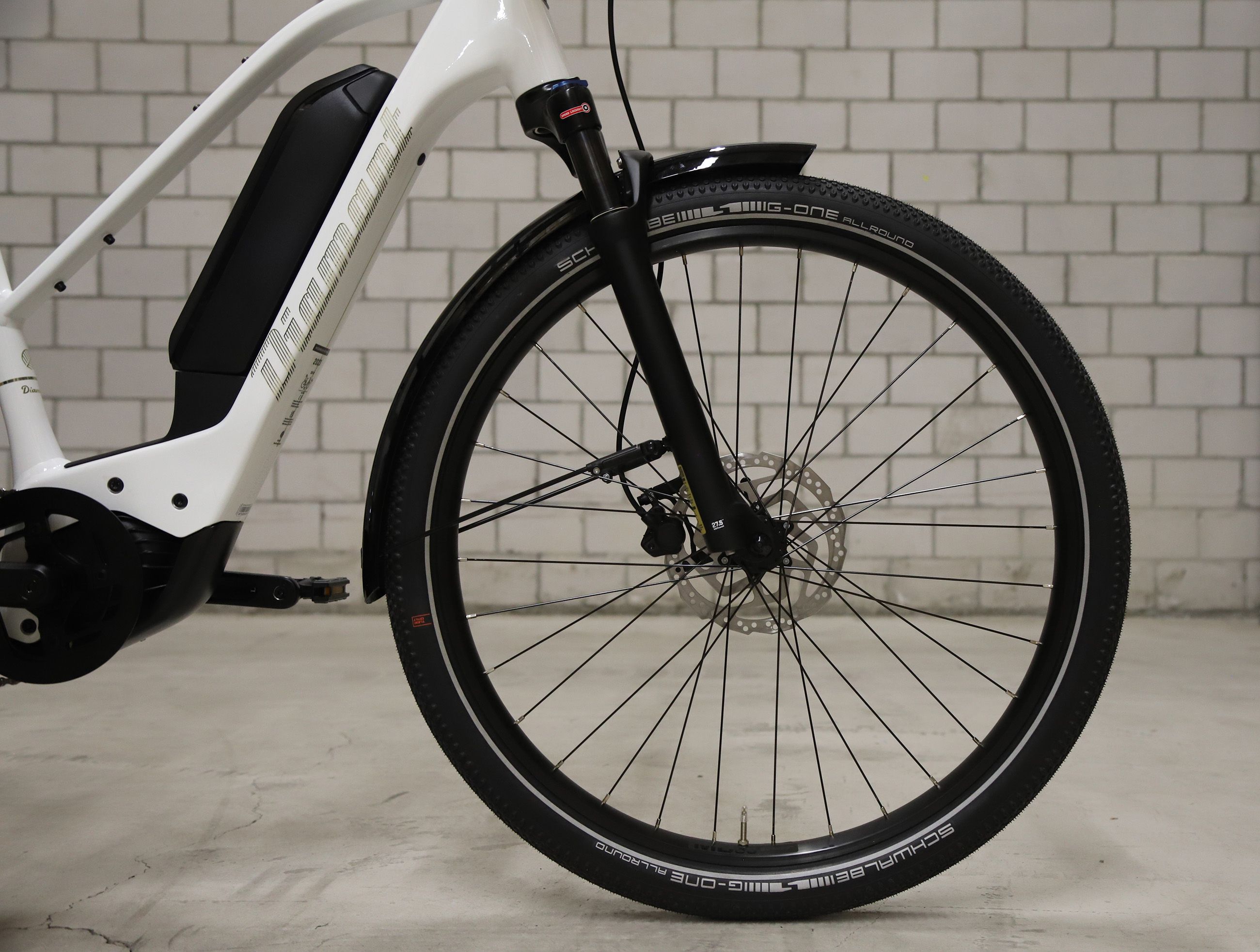 ZING GEN 2 TRAPEZ 545 E-City- u. Alltagsvelo / Weiss / M