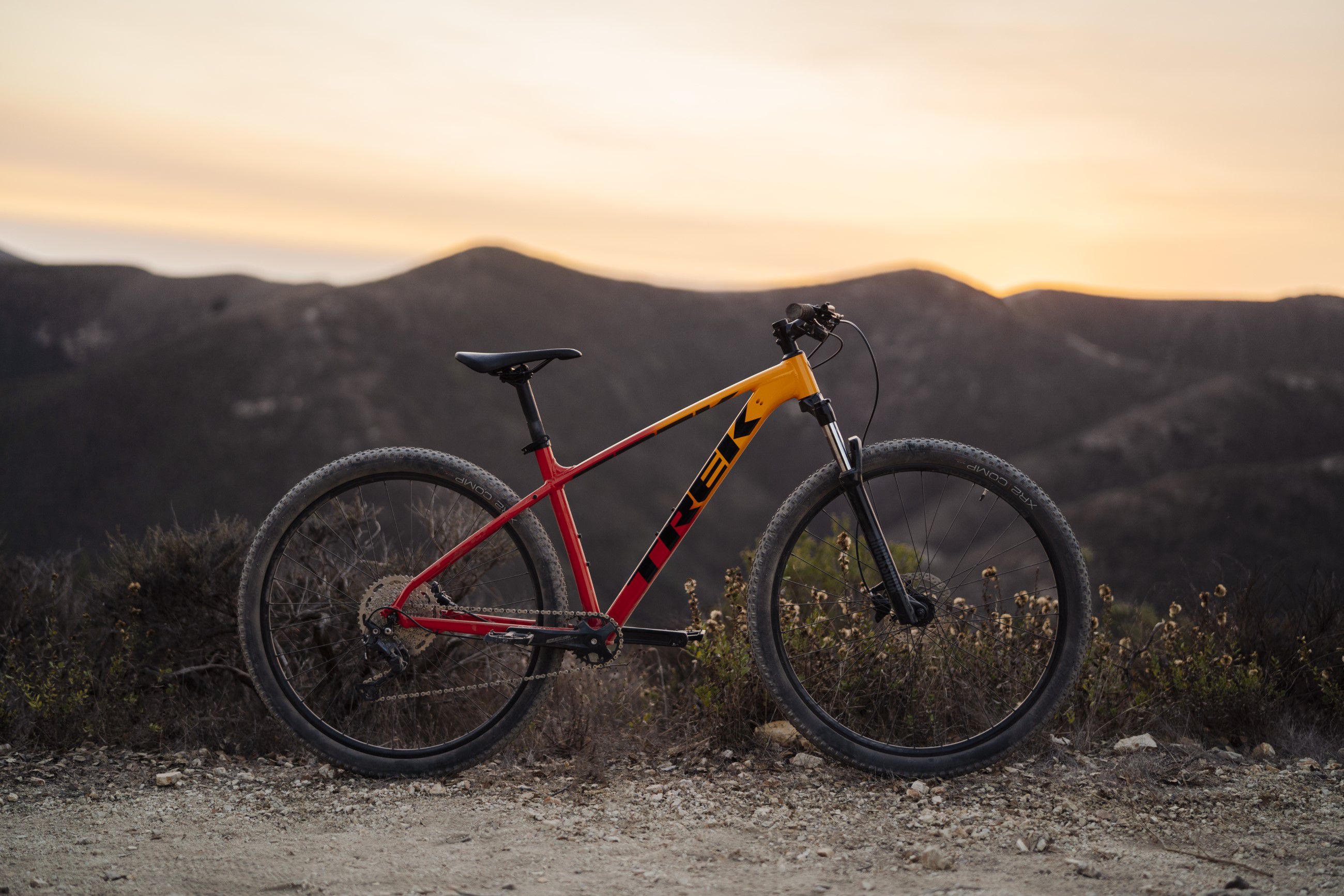 MARLIN 7 GEN 2 MTB Hardtail / marigold to radioactive red fade / XL
