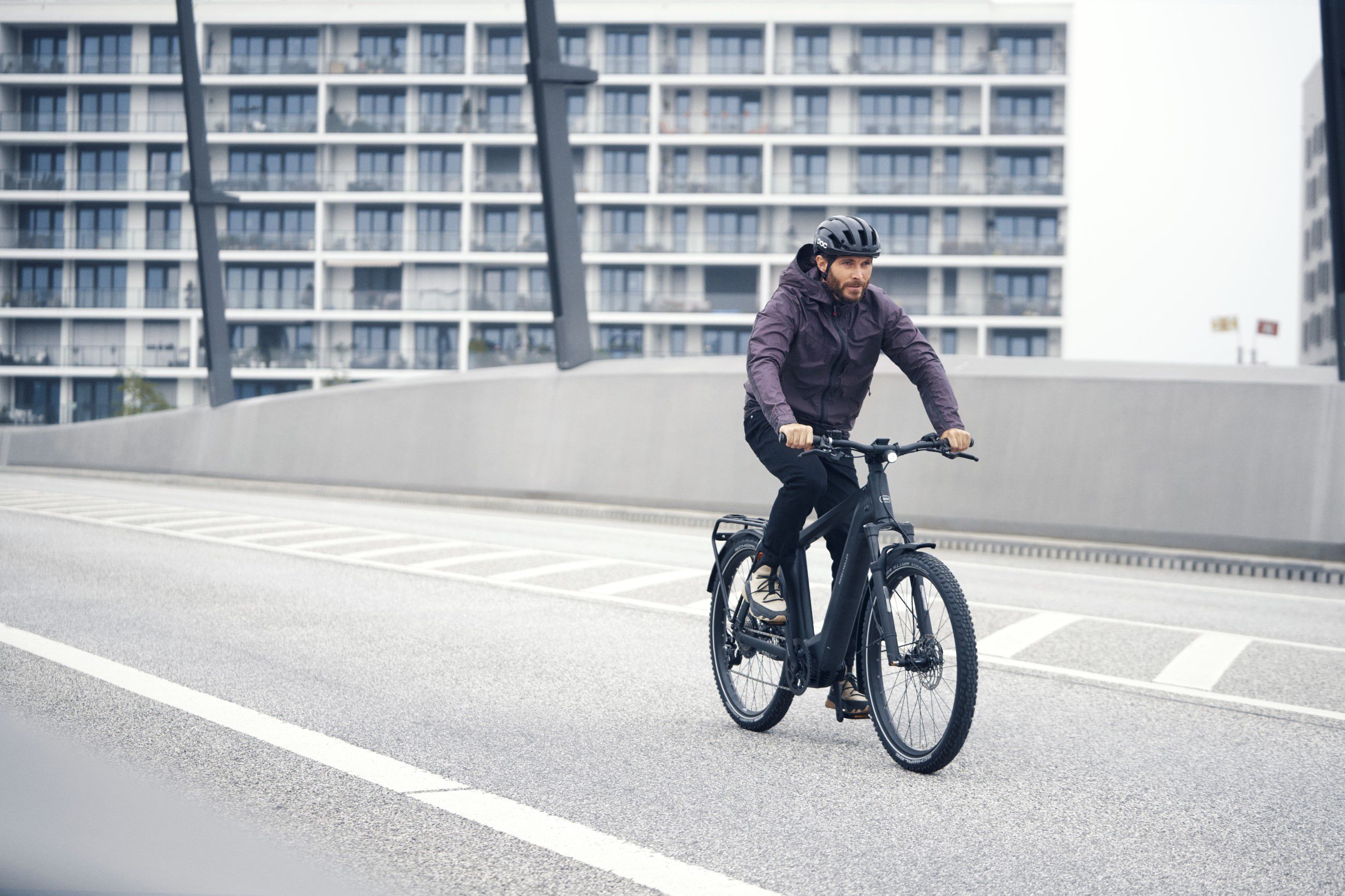 CHARGER4 GT TOURING E-City- und Alltagsvelo / black matt / 53 CM