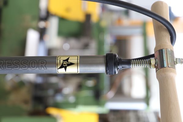 Standpumpe Rennkompressor60 LTD mit Messingstecknippel / Silber
