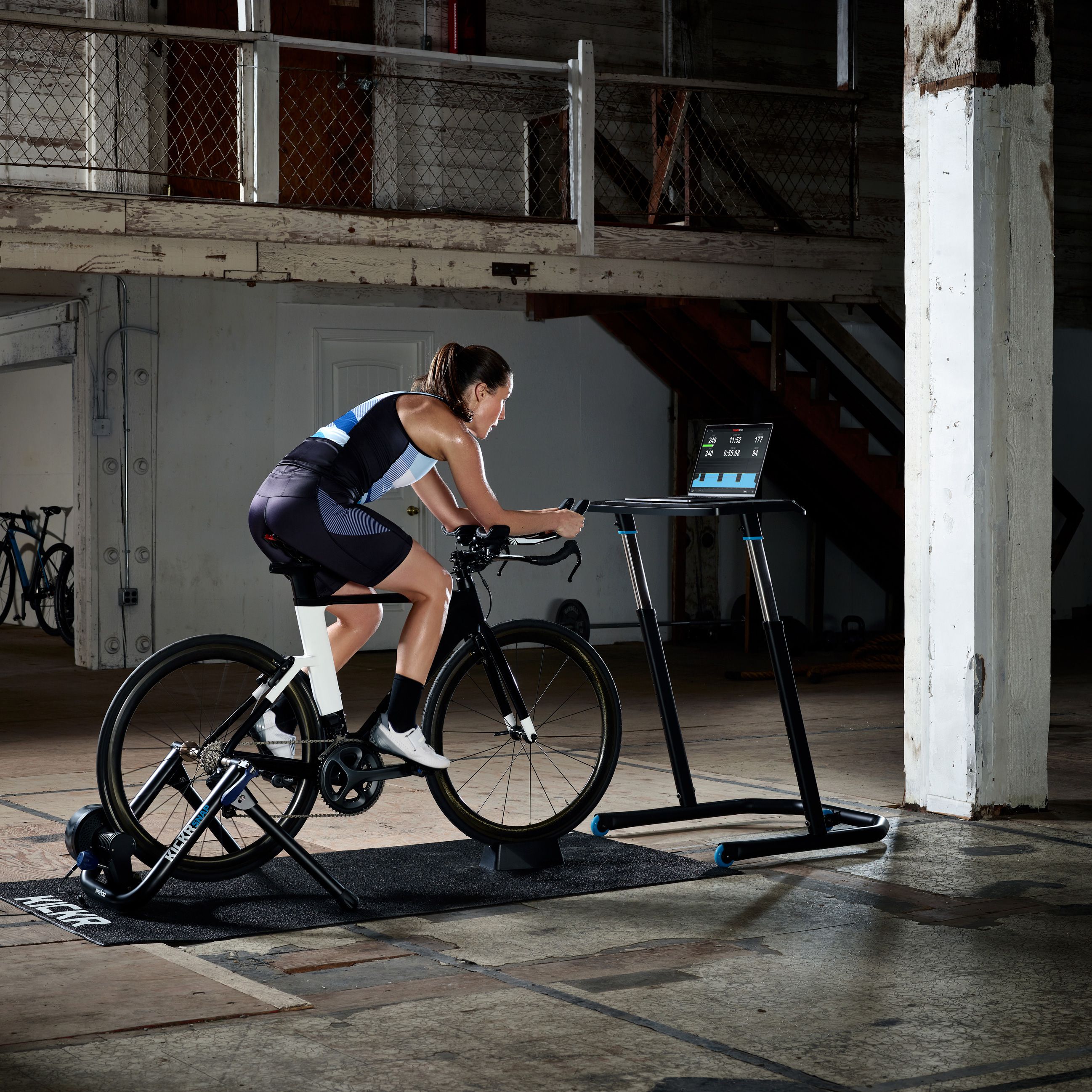 KICKR SNAP interaktiver Hometrainer, feste Rolle / schwarz