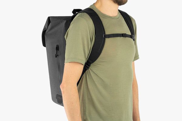 CITY BACKPACK Rucksack (20L) / grey / 20 L