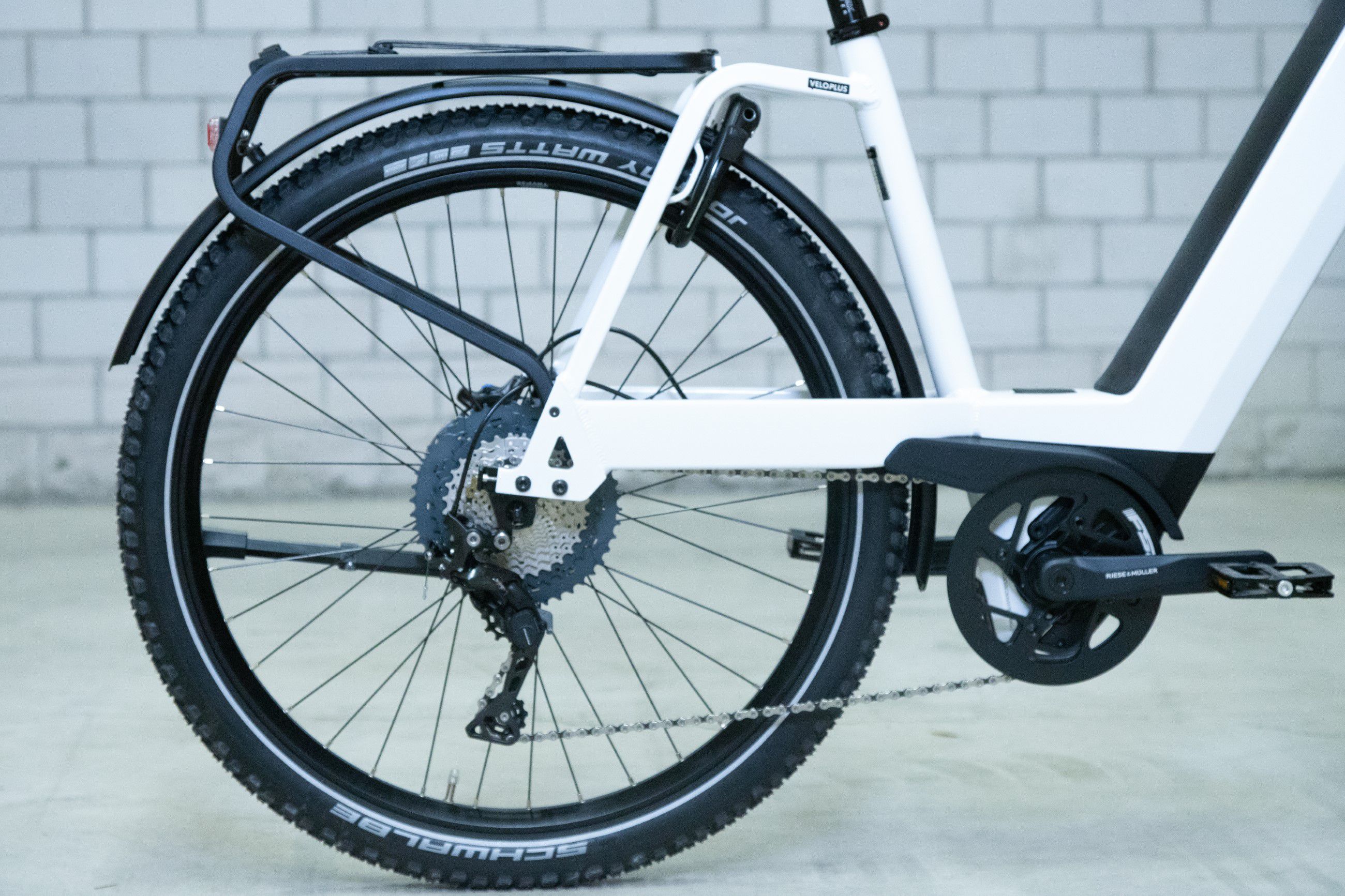 NEVO4 GT TOURING E-City- und Alltagsvelo / pure white / 56 CM