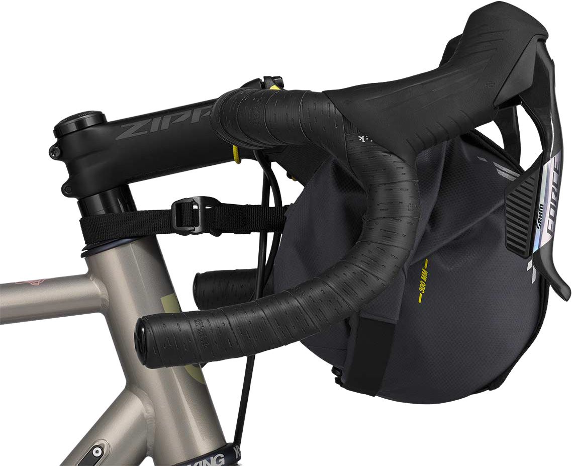 EXPEDITION FRONT CARGO MESH Lenker- und Umhängetasche / black