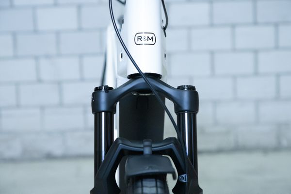 HOMAGE GT TOURING Crossover E-Bike / pearl white / 54 CM