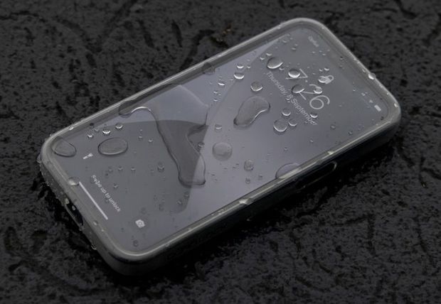 QUAD LOCK Poncho für iPhone 14