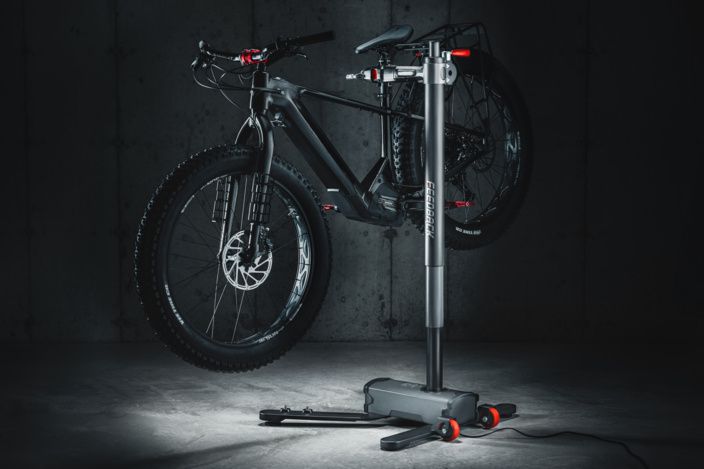 PRO E LIFT Montageständer / schwarz