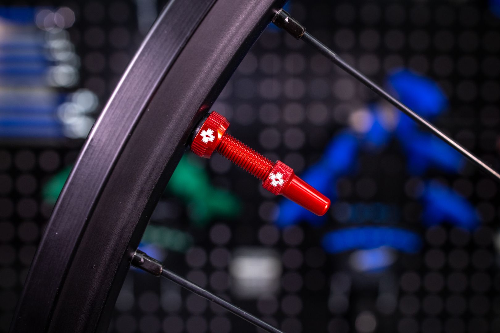 V2 Tubeless Ventil Kit / Red / 44 mm