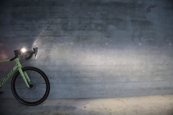 APOLLO 1200 Scheinwerfer / schwarz / 1200 Lumen, USB-C