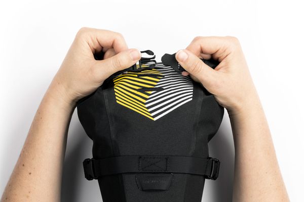 RACING SADDLE PACK 7L Satteltasche / schwarz / 7L