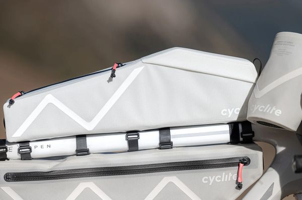 TOP TUBE BAG LARGE 02 Oberrohrtasche / light grey / 2.2l