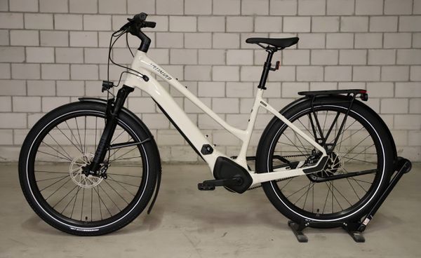 VADO 5.0 IGH ST E-City- und Alltagsvelo / white mountains black reflective / L