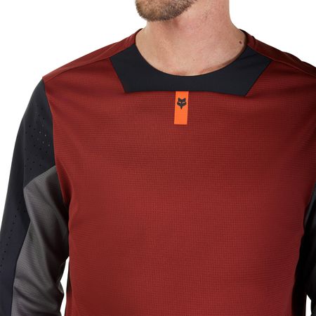 DEFEND Herren-Langarmshirt / rust / M