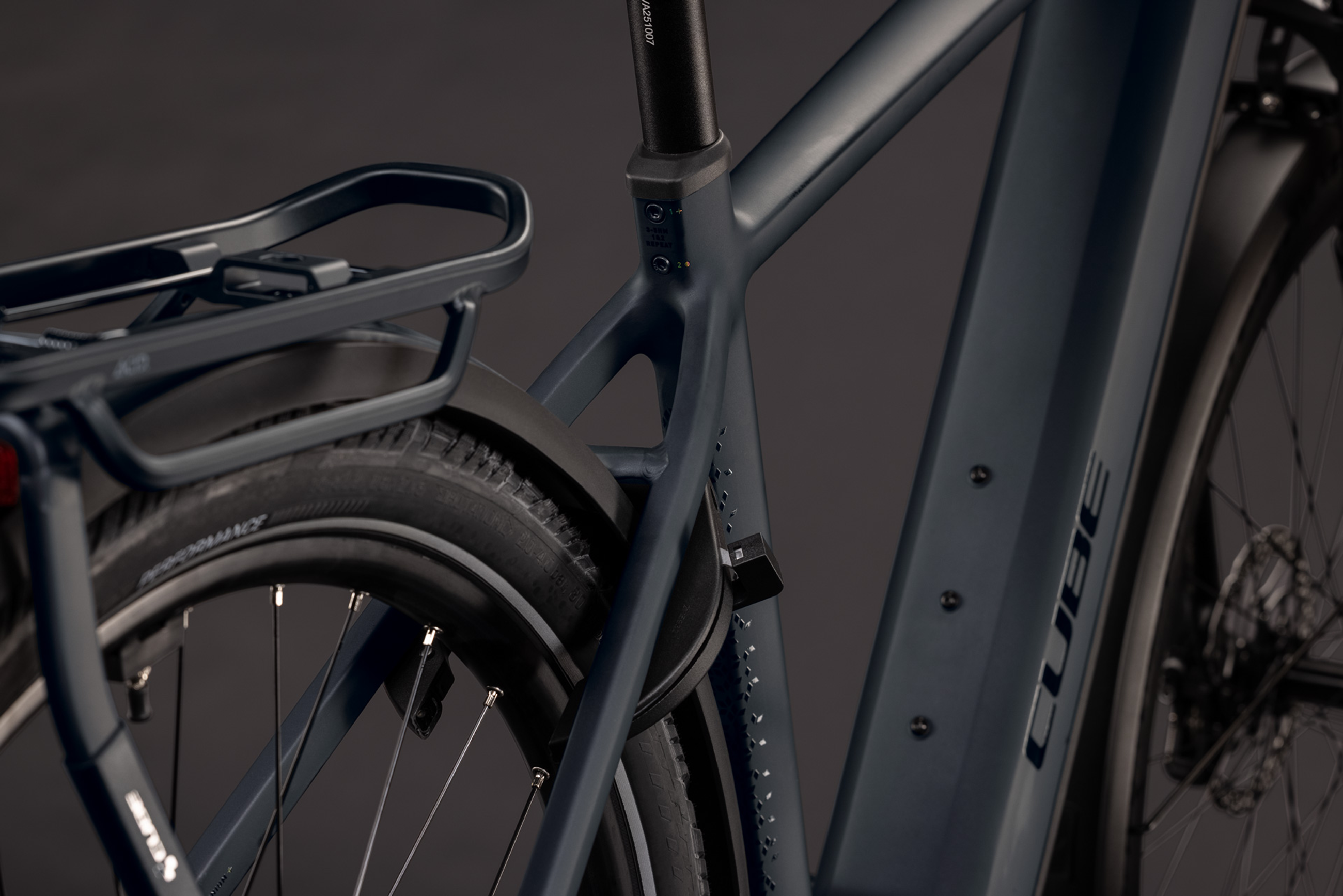 KATHMANDU HYBRID PRO 800 E-City/Alltag / coal / 58 CM