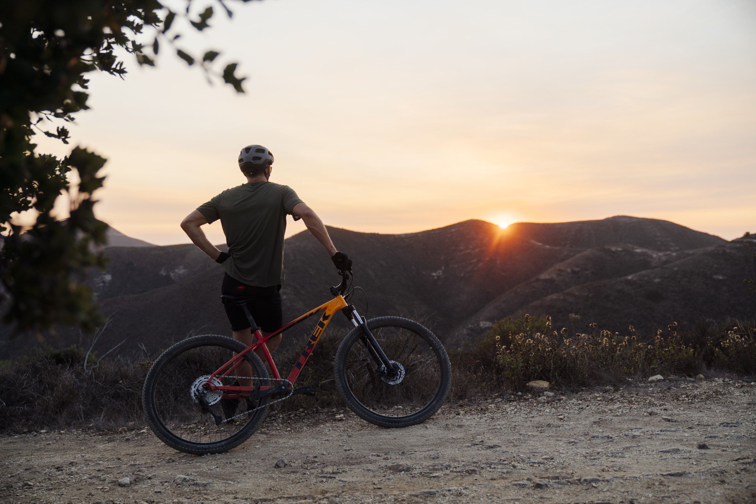 MARLIN 7 GEN 2 MTB Hardtail / marigold to radioactive red fade / XL