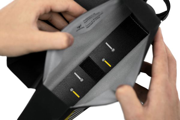 RACING BOLT-ON TOP TUBE PACK 1L Oberrohrtasche / black / 1L